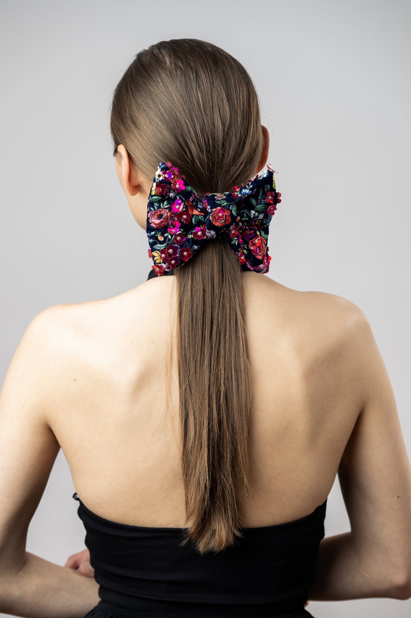 La Breya Bow